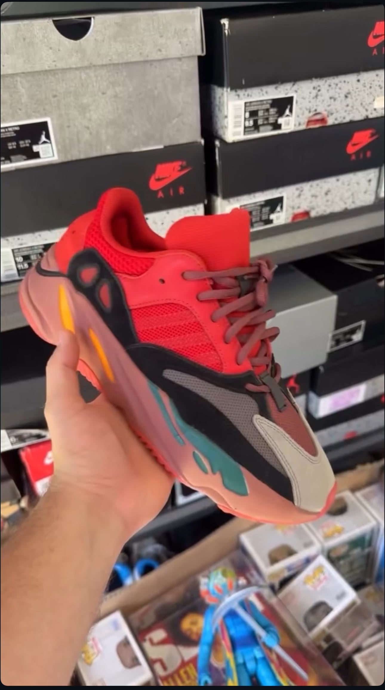 Adidas Yeezy boost 700 Hi-Res Red