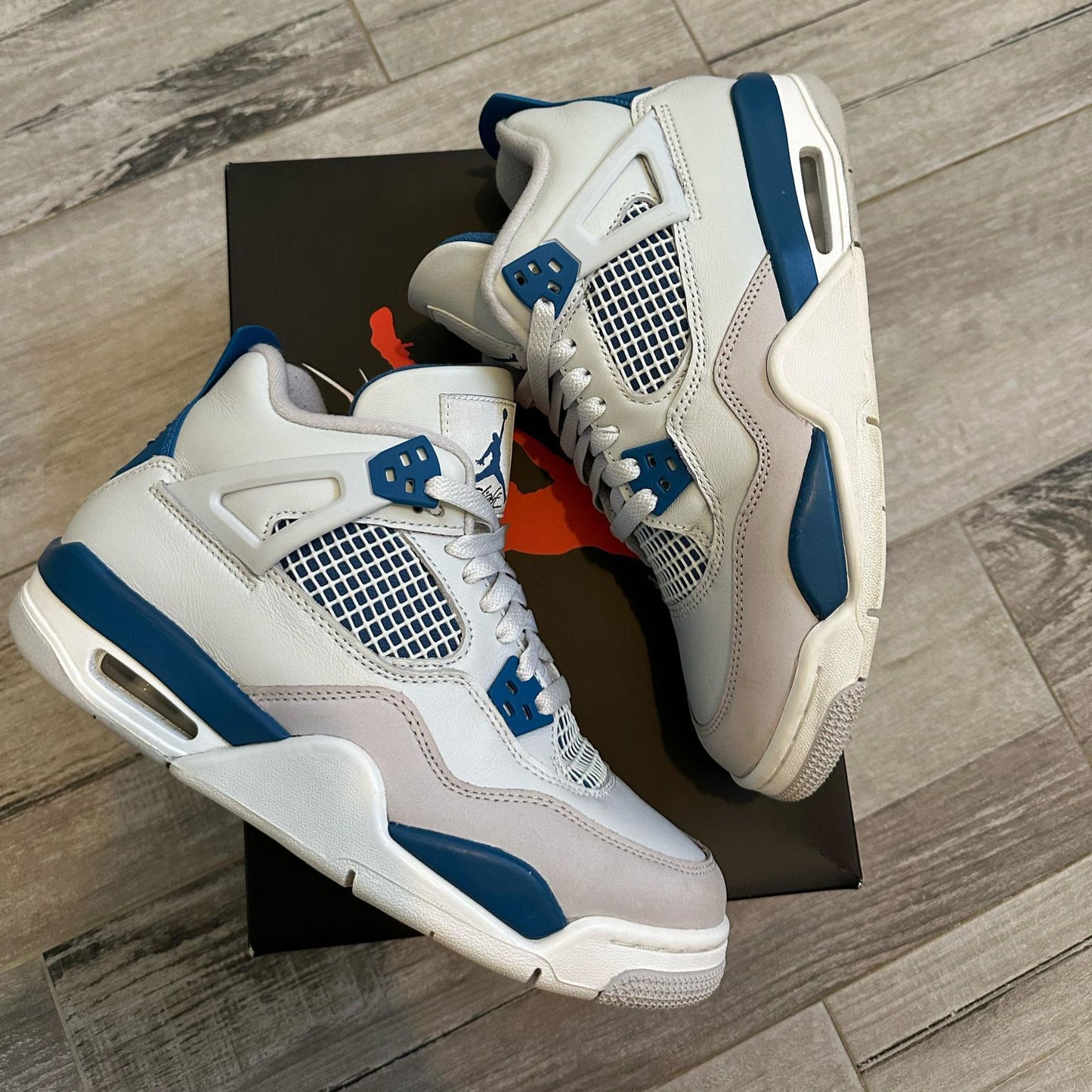 Jordan 4 Retro Military Blue 2024 (Pre-Owned)