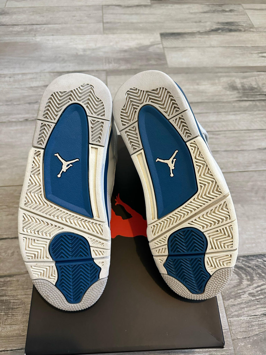 Jordan 4 Retro Military Blue 2024 (Pre-Owned)